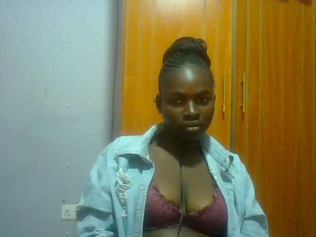 Sexie-ass live cam on BongaCams