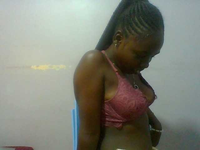 Sexie-ass live cam on BongaCams