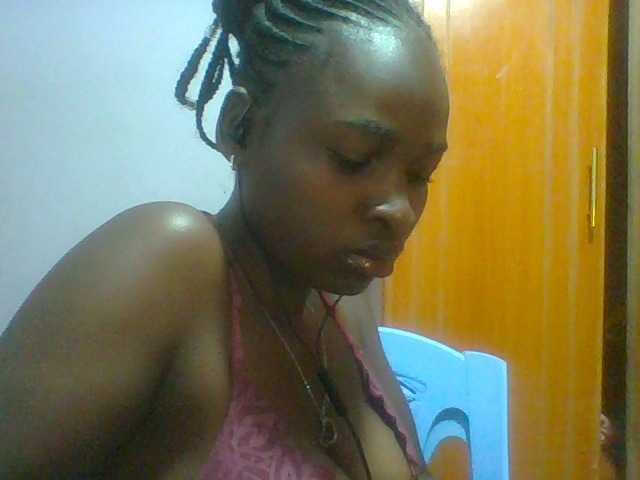 Sexie-ass live cam on BongaCams