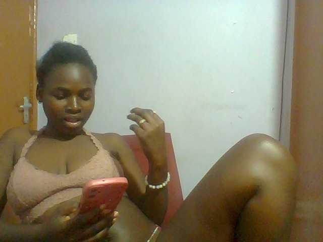 Sexie-ass live cam on BongaCams