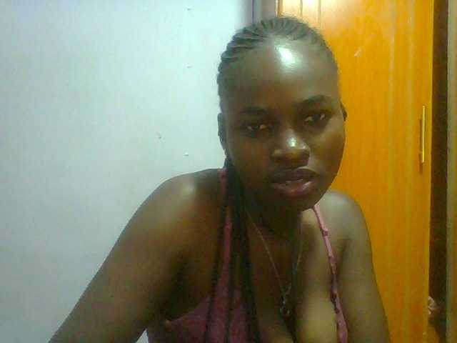 Sexie-ass live cam on BongaCams