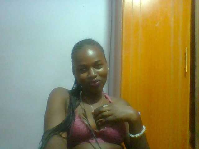 Sexie-ass live cam on BongaCams