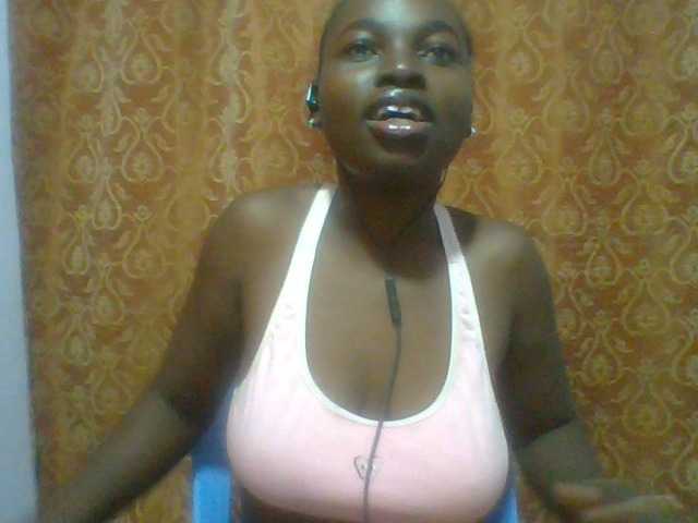 Sexie-ass live cam on BongaCams
