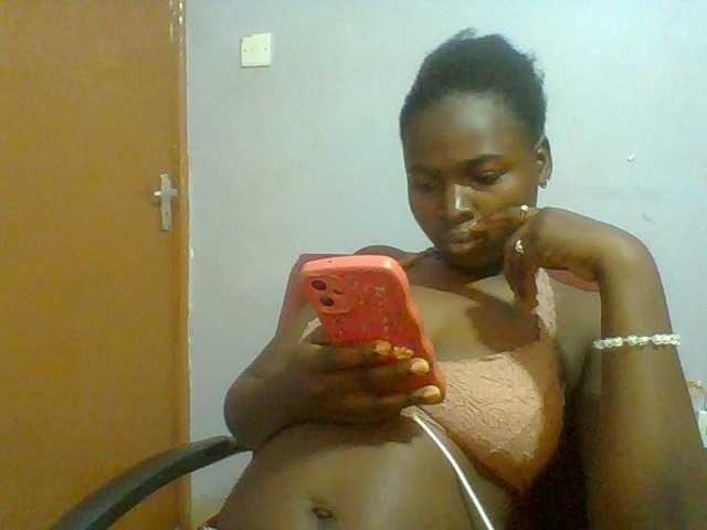 Sexie-ass live cam on BongaCams