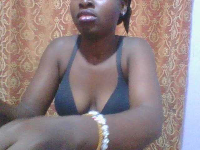 Sexie-ass live cam on BongaCams