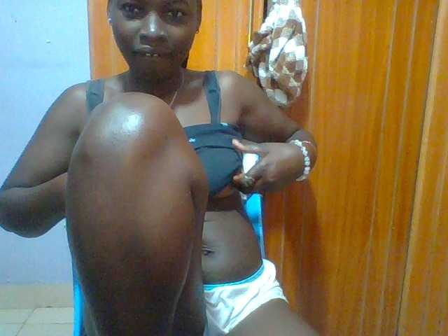 Sexie-ass live cam on BongaCams