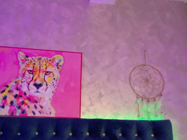 GoldenGoddess44 live cam on BongaCams