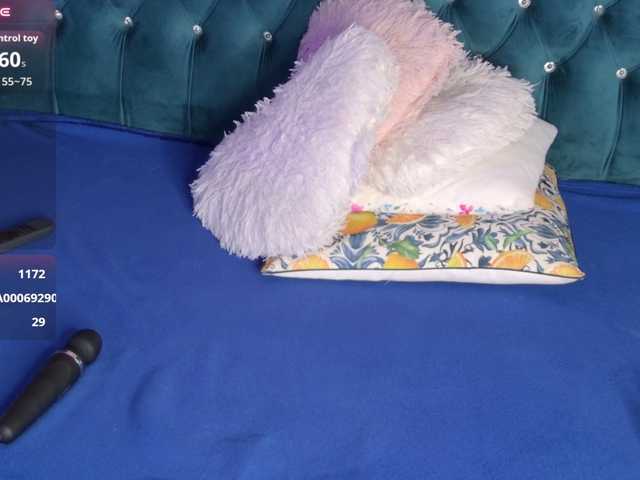 GoldenGoddess44 live cam on BongaCams
