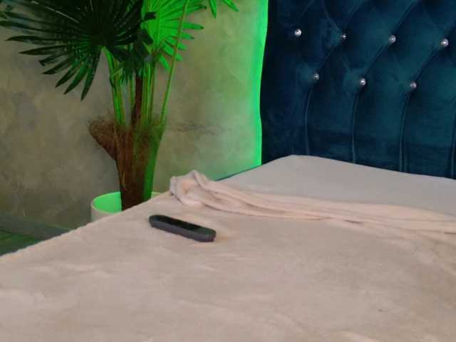 GoldenGoddess44 live cam on BongaCams