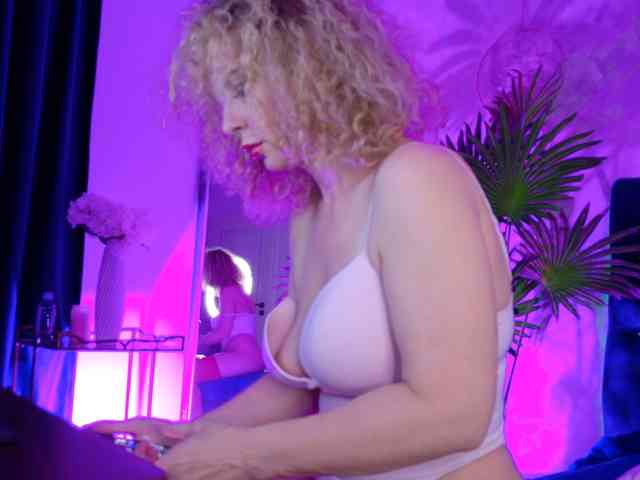 GoldenGoddess44