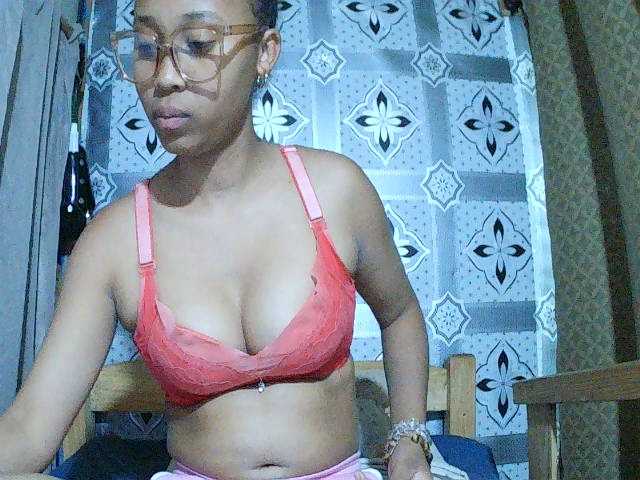Mariah-008 webcam