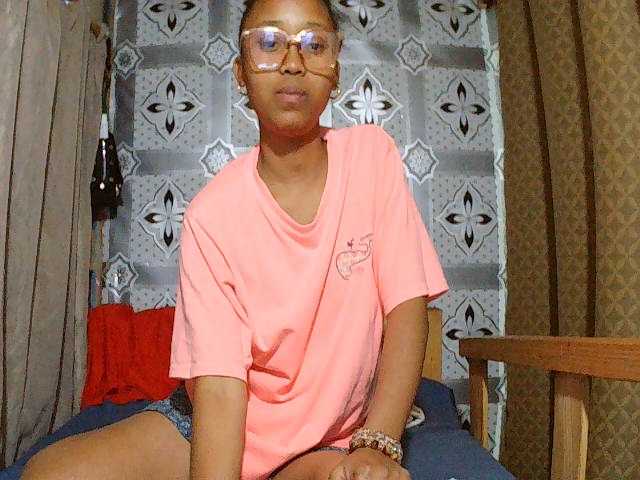 Mariah-008 webcam