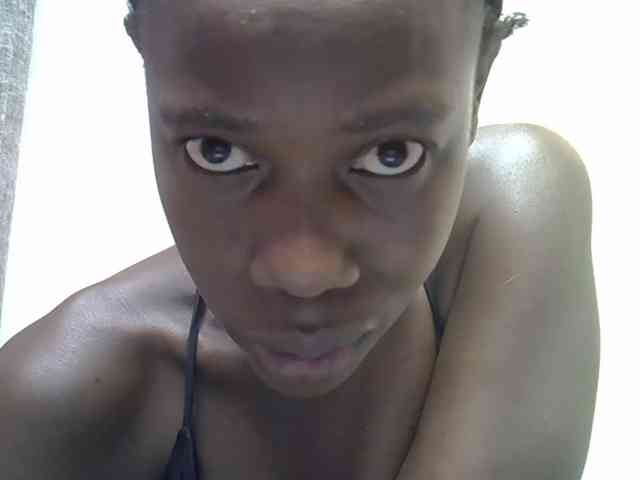 SexySlimEbony webcam