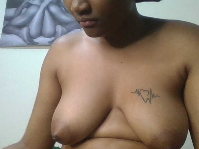 Kalani10 live cam on BongaCams