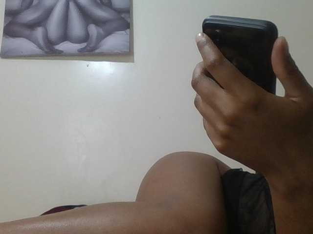 Kalani10 live cam on BongaCams