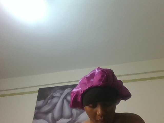 Kalani10 live cam on BongaCams