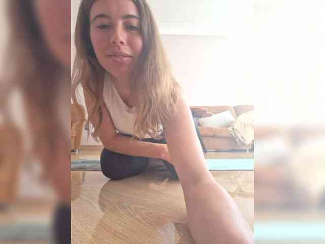Alisa00kiss webcam