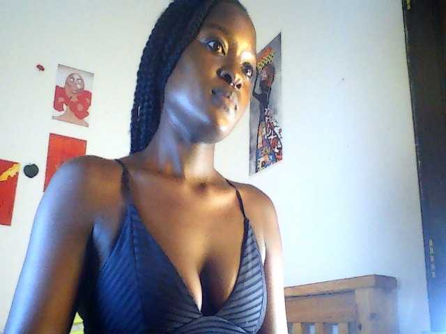 Daisyi live cam on BongaCams