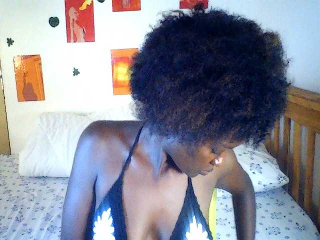 Daisyi live cam on BongaCams