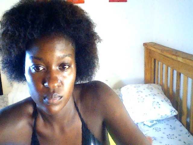 Daisyi live cam on BongaCams