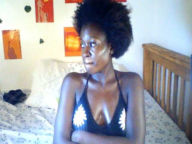 Daisyi live cam on BongaCams