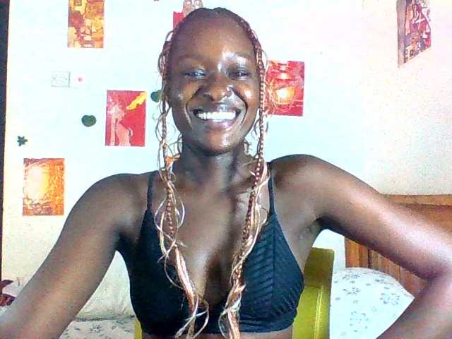 Daisyi live cam on BongaCams