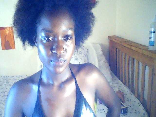 Daisyi live cam on BongaCams