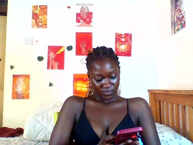 Daisyi live cam on BongaCams