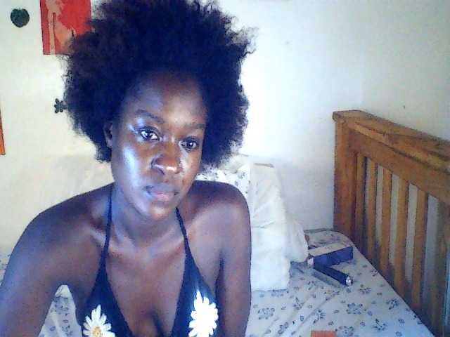 Daisyi live cam on BongaCams