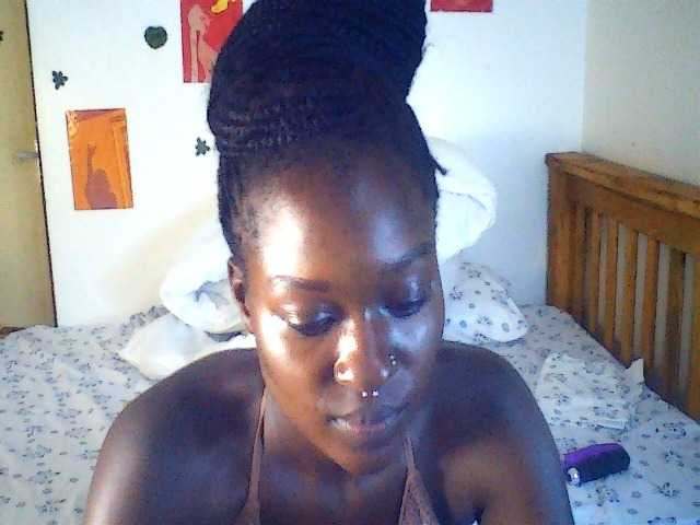 Daisyi live cam on BongaCams