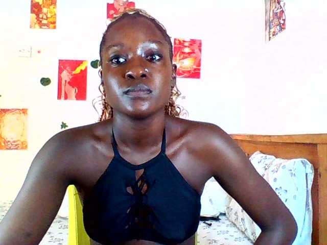 Daisyi live cam on BongaCams