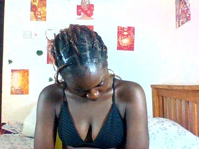 Daisyi live cam on BongaCams