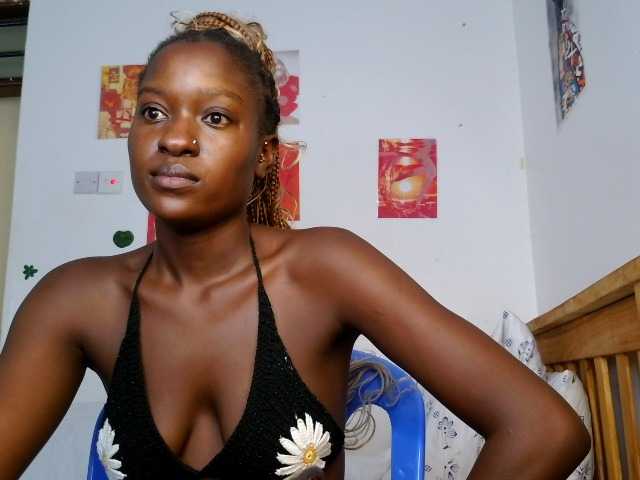 Daisyi live cam on BongaCams