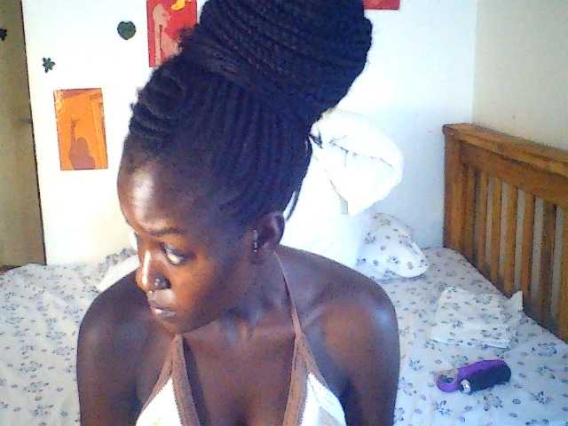 Daisyi live cam on BongaCams