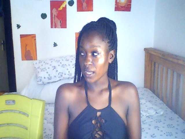Daisyi live cam on BongaCams