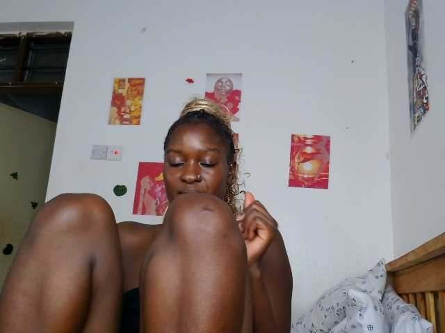 Daisyi live cam on BongaCams