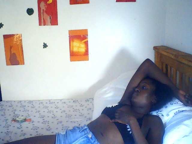Daisyi live cam on BongaCams