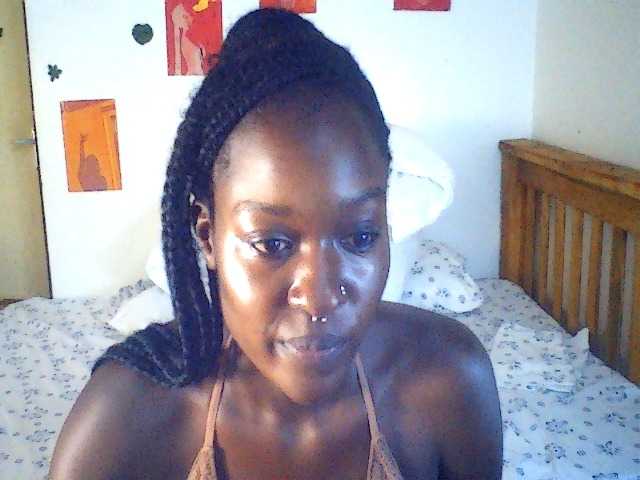 Daisyi live cam on BongaCams