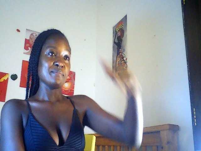 Daisyi live cam on BongaCams
