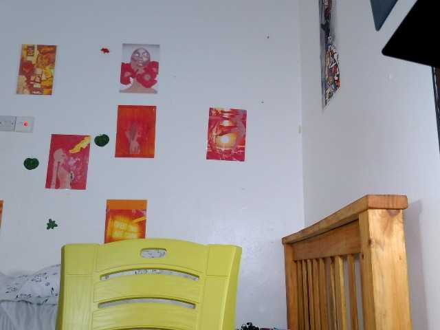 Daisyi live cam on BongaCams