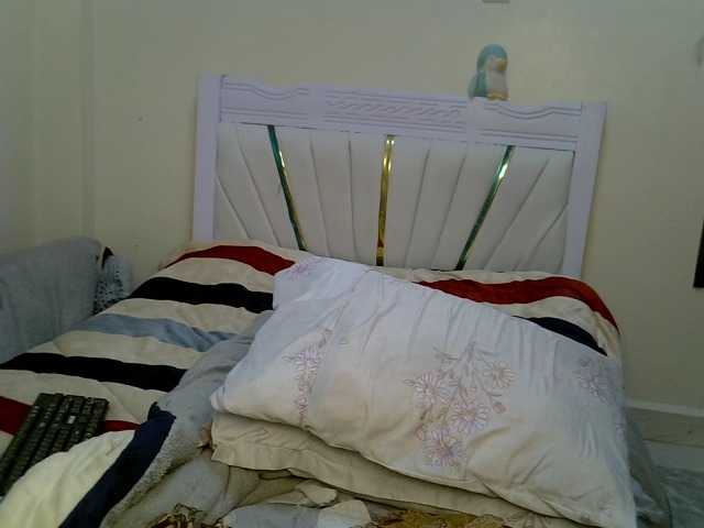PrettyAmour live cam preview