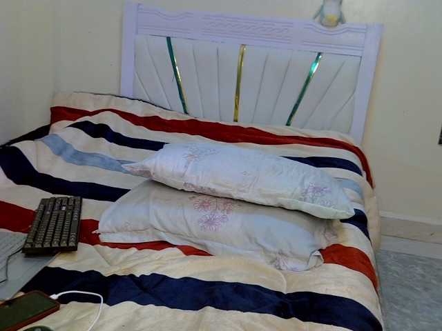 PrettyAmour live cam on BongaCams