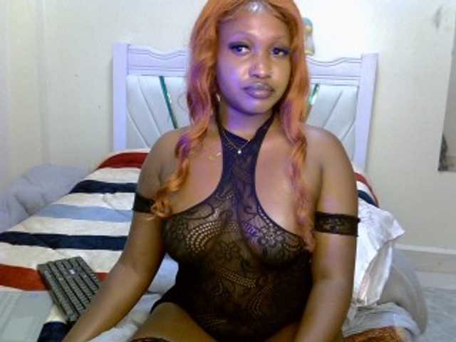 PrettyAmour live cam on BongaCams