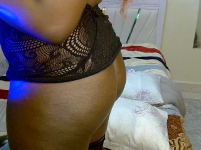 PrettyAmour live cam on BongaCams