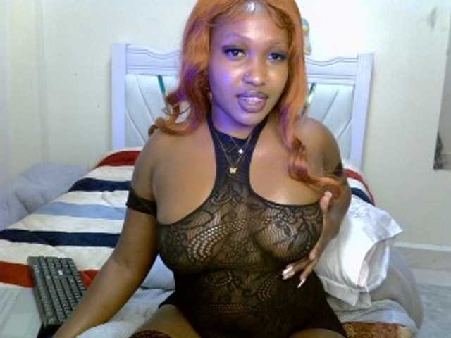 PrettyAmour live cam on BongaCams