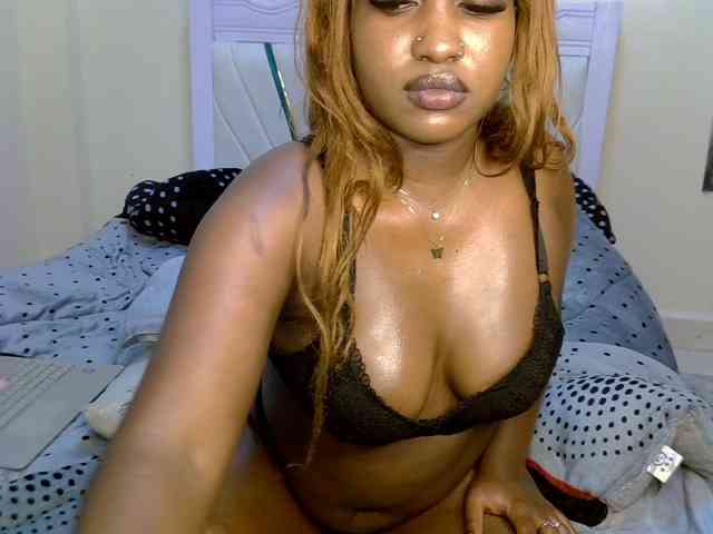 Model: PrettyAmour