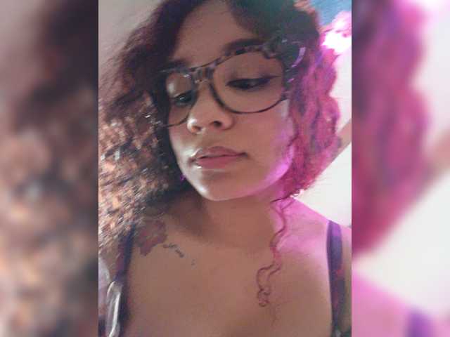 Kitty-28 live cam on BongaCams