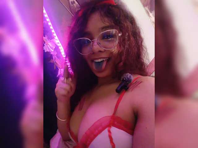 Kitty-28 live cam on BongaCams