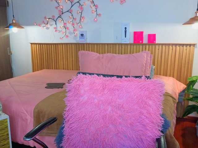selenanoir1 live cam on BongaCams