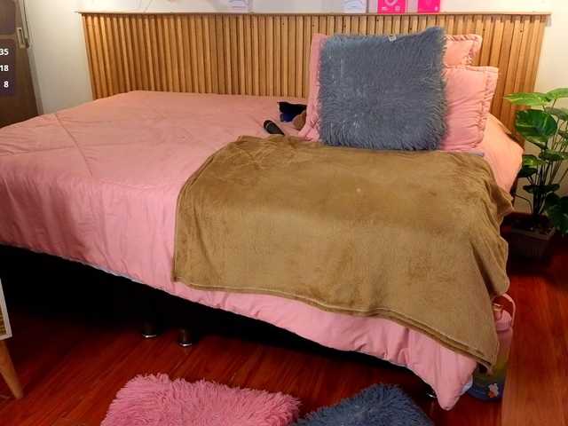 selenanoir1 live cam preview